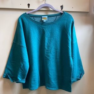 Sweatshirt with Kimono Sleeves